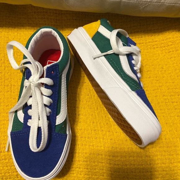 NWOT🔥Van’s Color blocker Red, Blue Yellow Sneakers - Picture 2 of 5